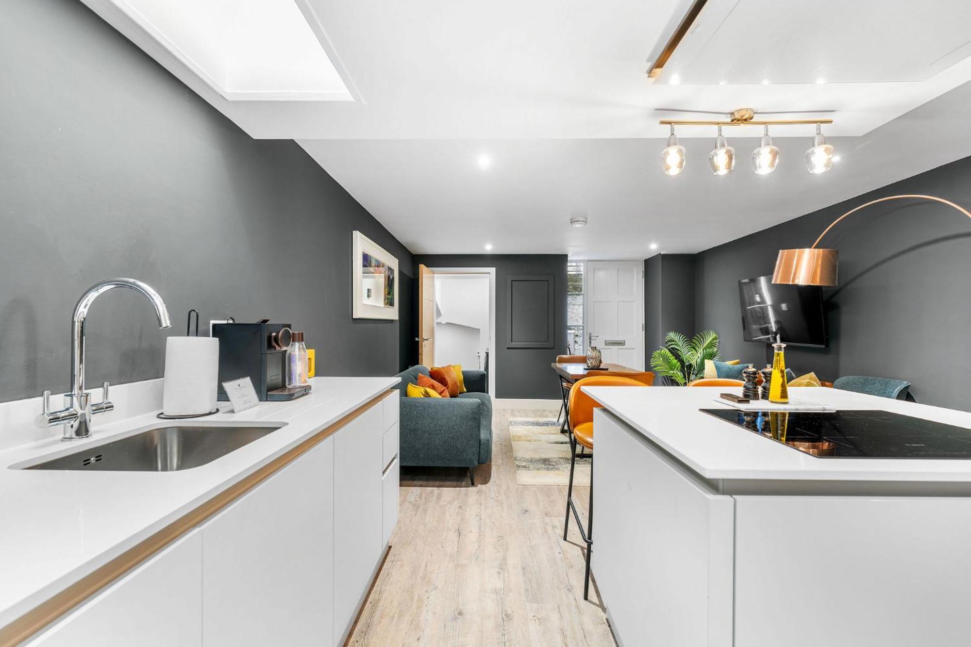 Righ Properties - Luxury West End Artisan Apartment Эдинбург Экстерьер фото